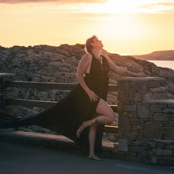 Flying-dress portrait in Paros, Greece — GO Babes Travel